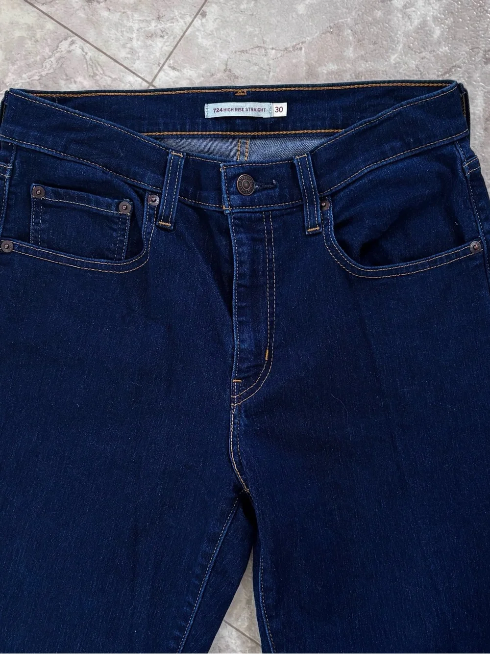 Levis levi 724